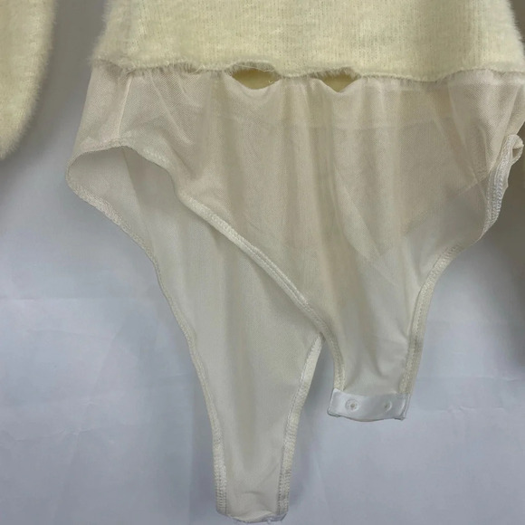 Vestique Off Shoulder Bodysuit in Beige Small Womens Knit Top - Picture 3 of 8